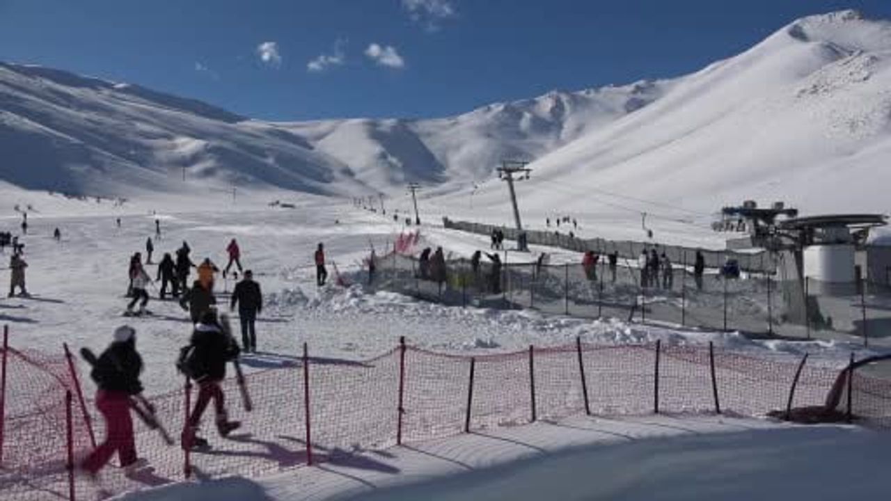 Abalı Kayak Merkezi Yoğun Kar Yağışlarıyla Yeniden Canlandı