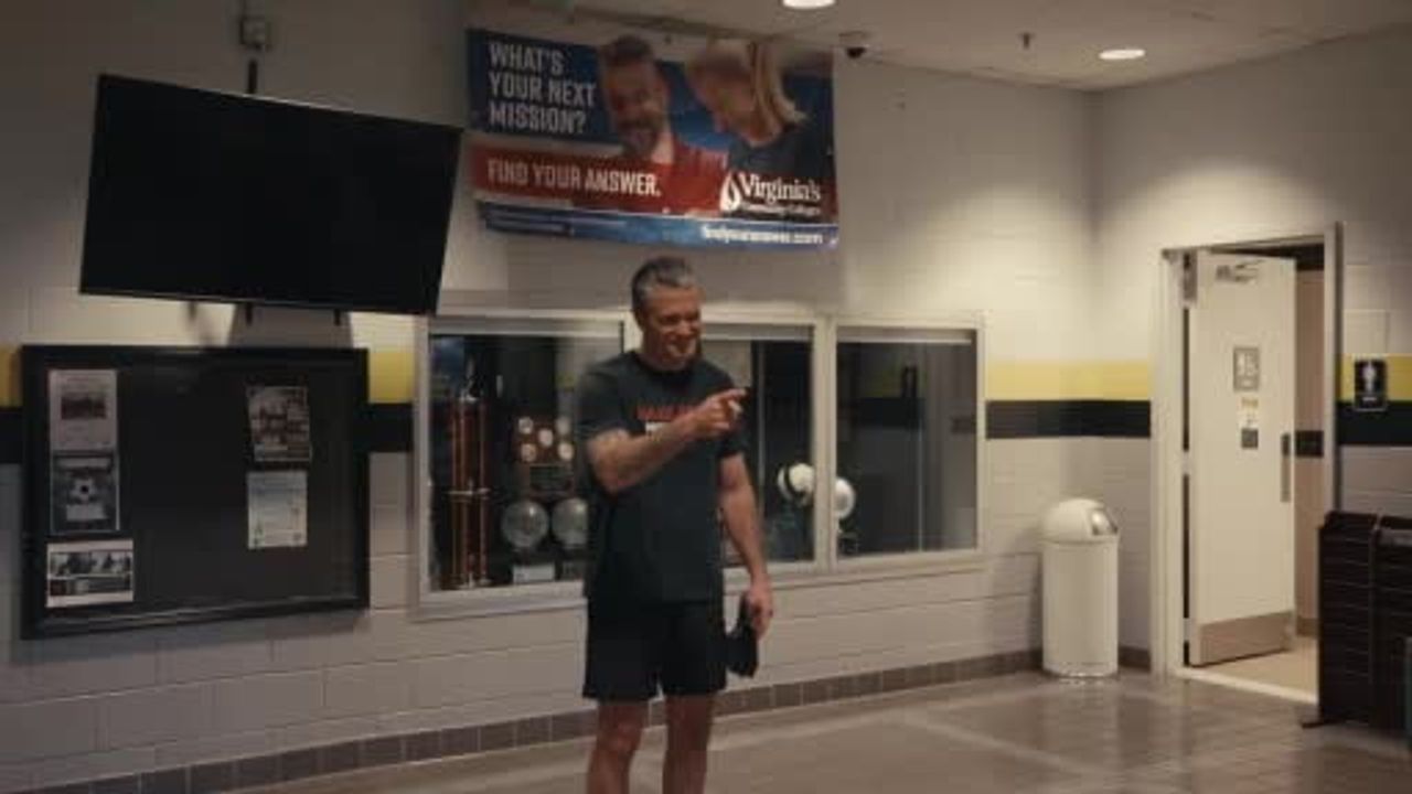 ABD ve Japonya Savunma Bakanları Askeri Üste Spor Yaptı