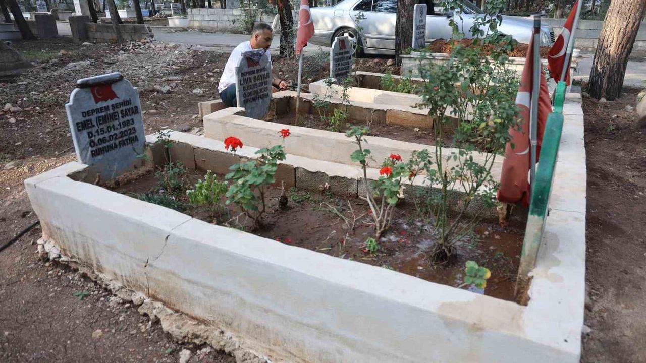 Acılı Baba, Depremdeki Kaybının Ardından Adalet Arıyor