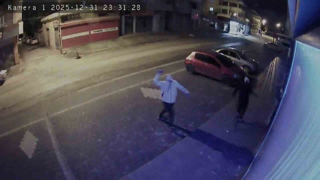 Adana'da Düğün Organizasyon Ofisine Taşlı Saldırı