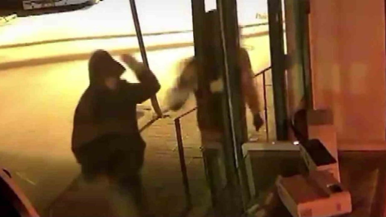 Adana'da Hırsızlık Olayı Güvenlik Kamerasında