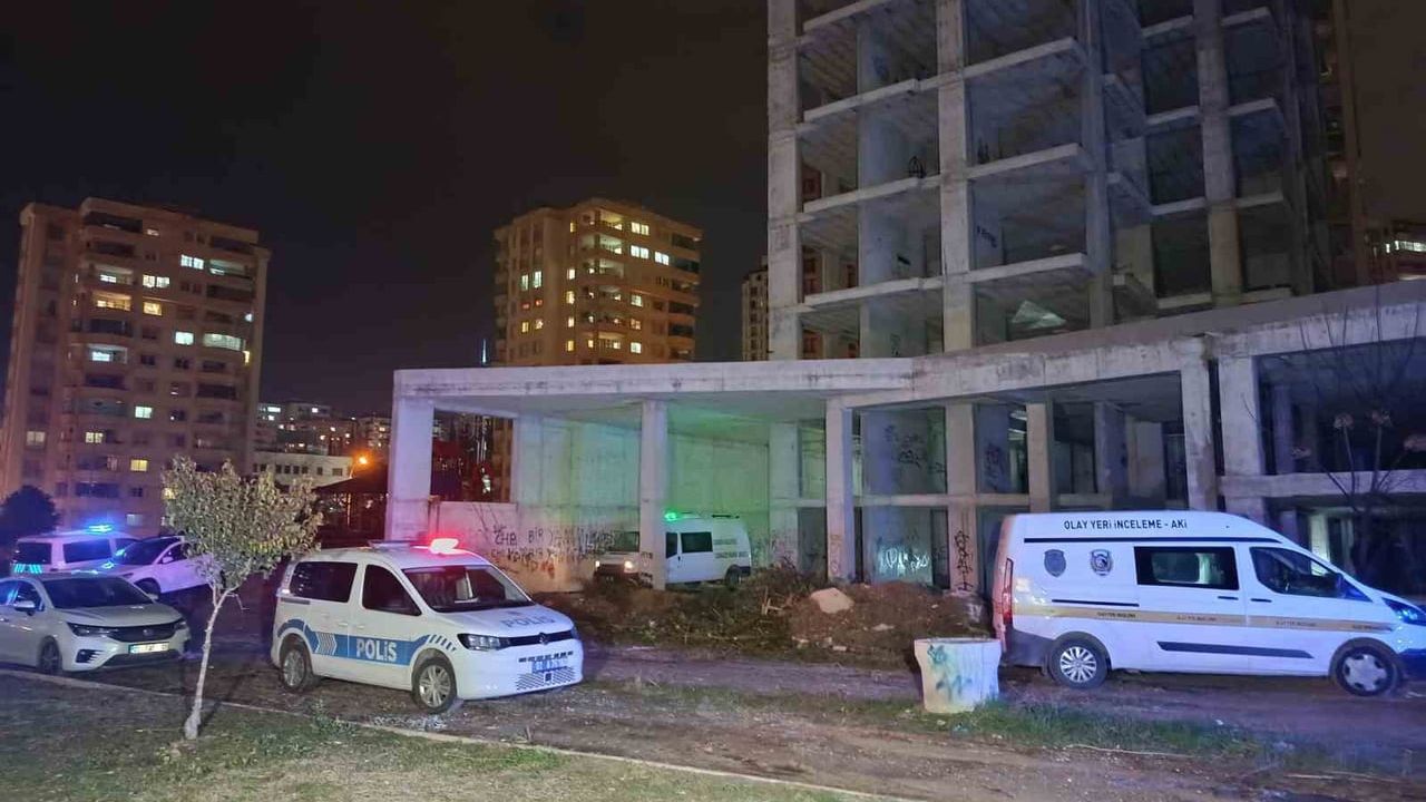 Adana'da Metruk Binada Yağış Faciası: Bir Kişi Hayatını Kaybetti