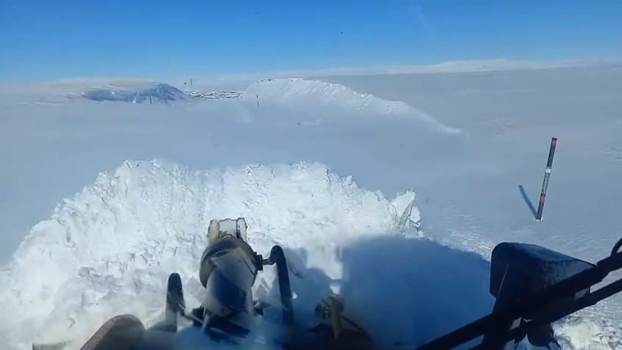 Adilcevaz-Malazgirt Karayolu Yeniden Ulaşıma Açıldı
