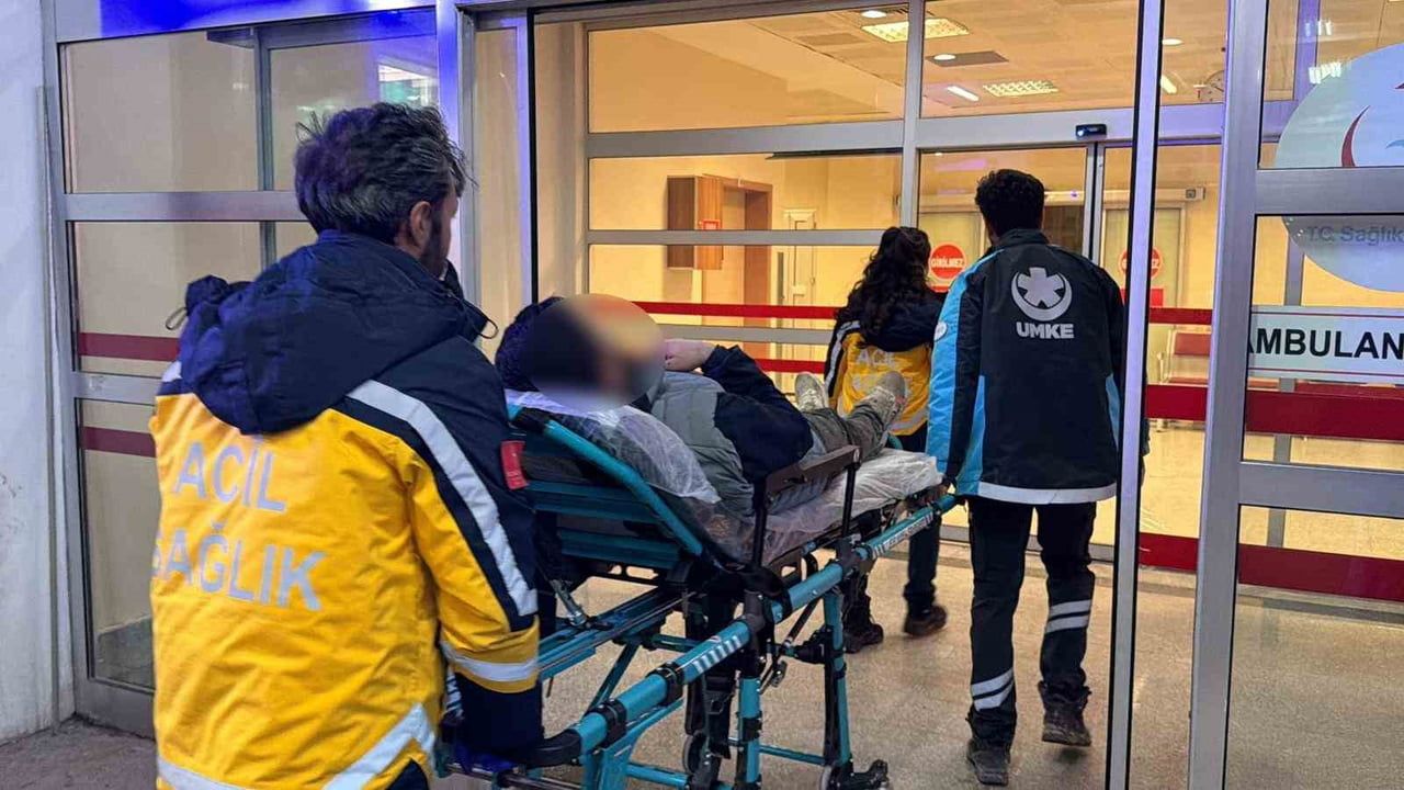 Adıyaman'da Madde Kullanımından Fenalık Geçiren İki Kişi Hastaneye Kaldırıldı