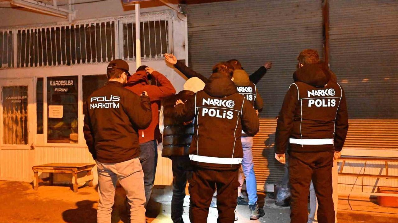 Adıyaman'da Narkotik Ekiplerinden Şok Denetim