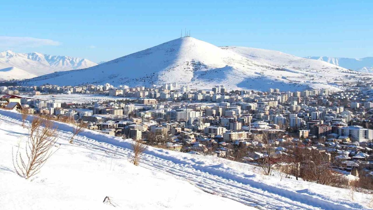 Afşin'de Kar Manzarası Göz Kamaştırıyor
