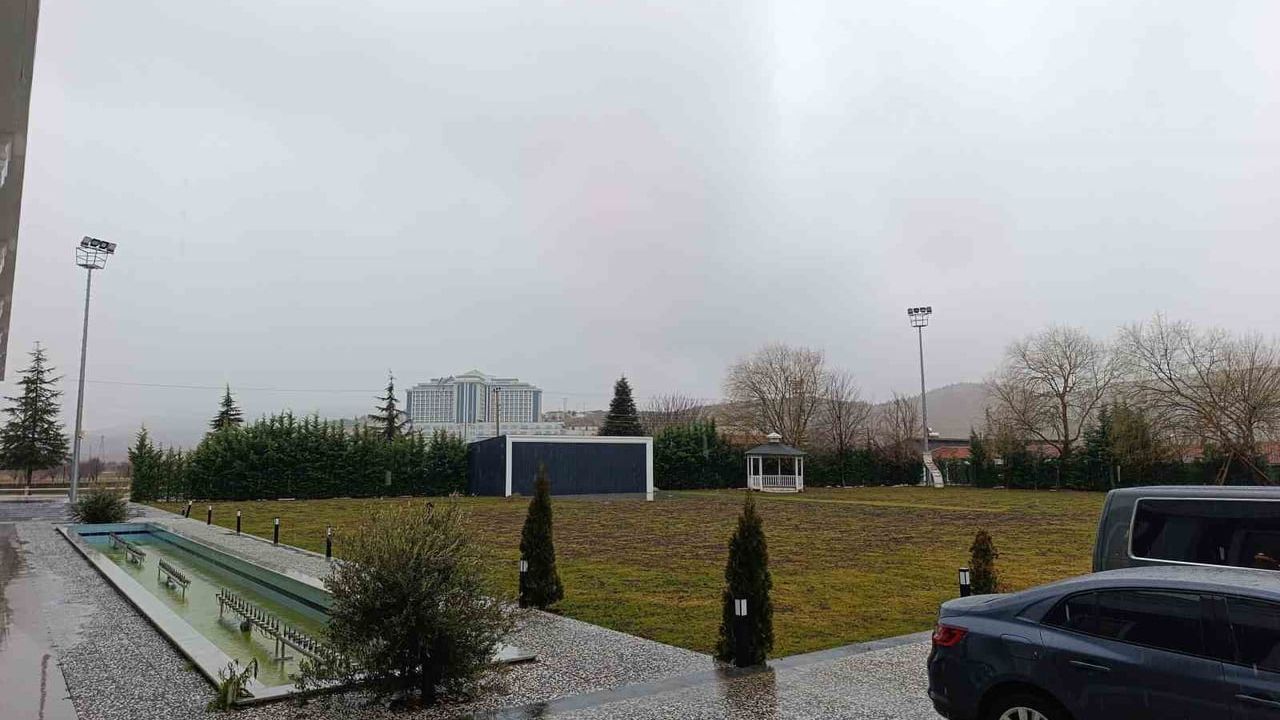 Afyonkarahisar'da Kar Yağışı Başladı