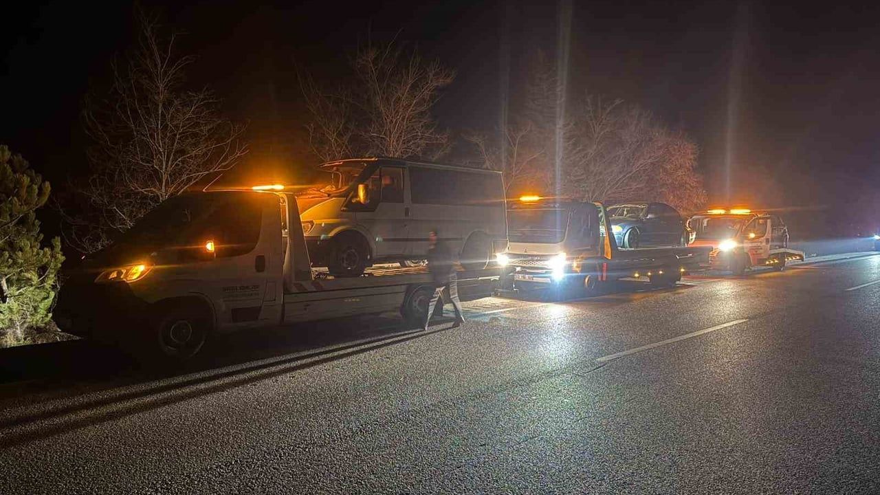 Afyonkarahisar'da Kaza: Sürücü Ağır Yaralandı