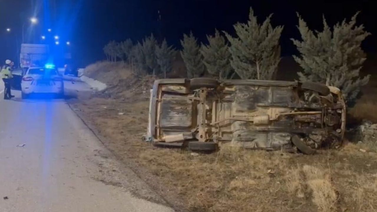 Afyonkarahisar'da Tır Çarpması: Otomobil Sürücüsü Ağır Yaralandı