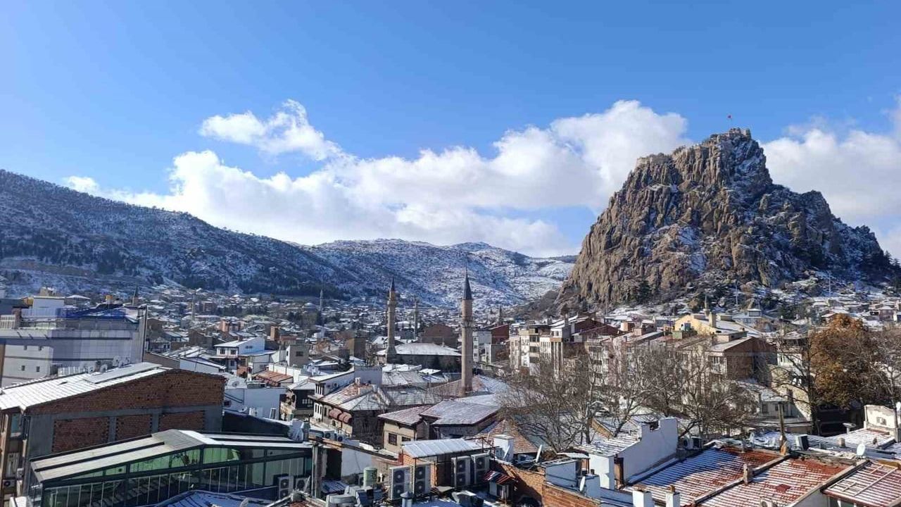 Afyonkarahisar Dondurucu Soğukla Yeni Yıla Girdi