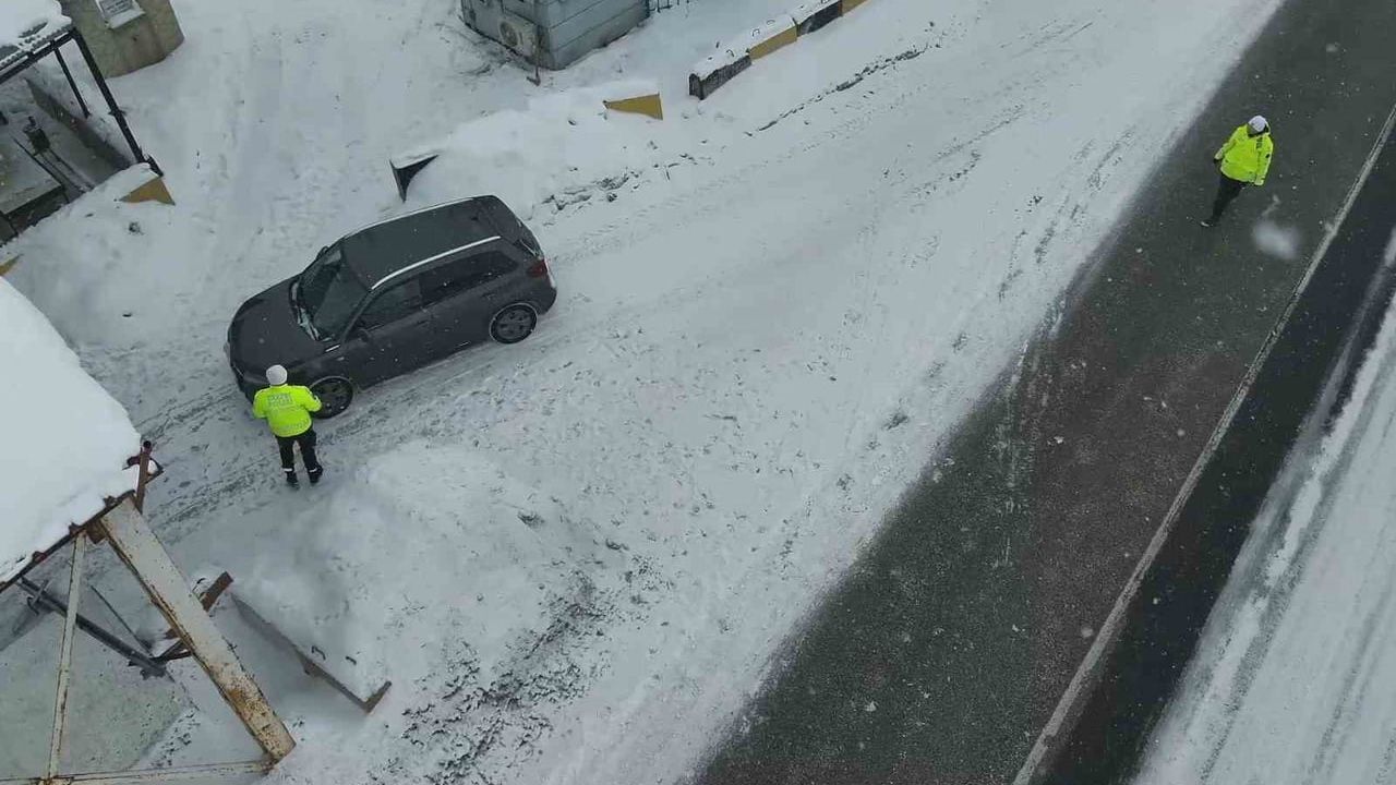 Ağrı'da Kış Trafik Denetimleri Devam Ediyor