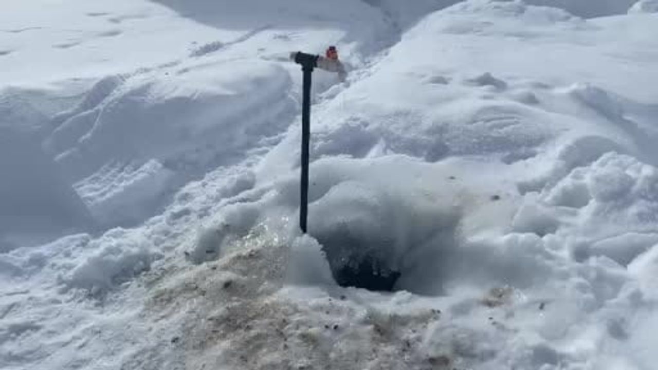 Ağrı'da Köyler Kışın Kar Altında Kaldı