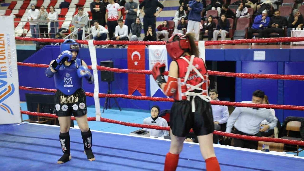 Ağrı’da Muay Thai Doğu Anadolu Bölge Şampiyonası Sona Erdi