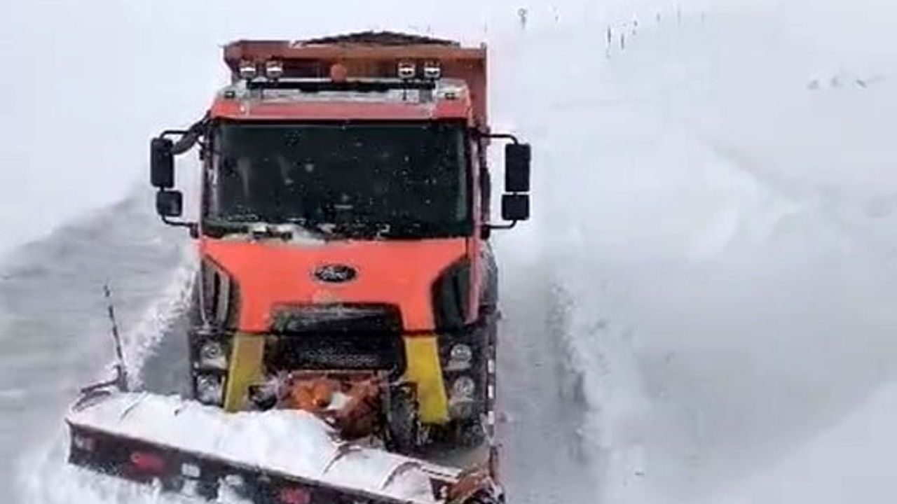 Ağrı-Kağızman Kara Yolunda Yoğun Tipi Etkili