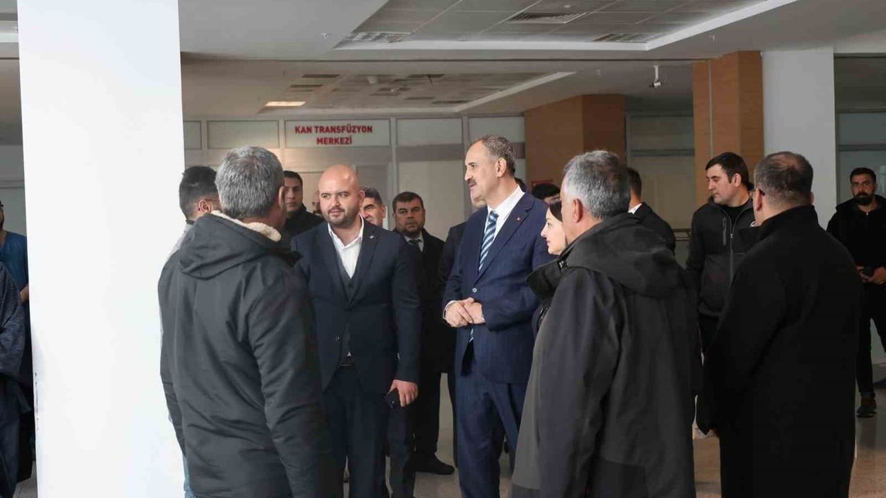 Ağrı'nın Yeni Valisi Önder Bozkurt'un Esnaf ve Hastane Ziyareti