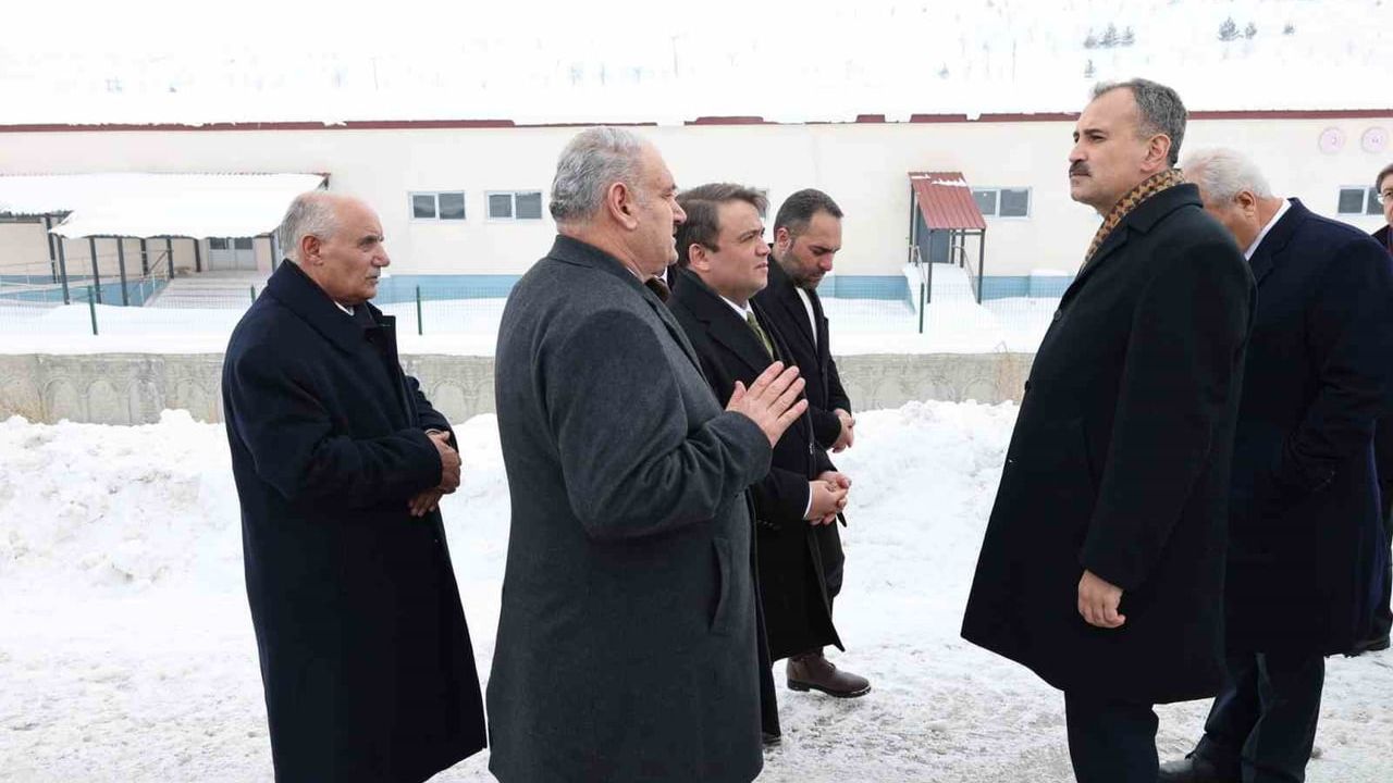 Ağrı Valisi Bozkurt, Eleşkirt’te Yerinde İncelemelerde Bulundu