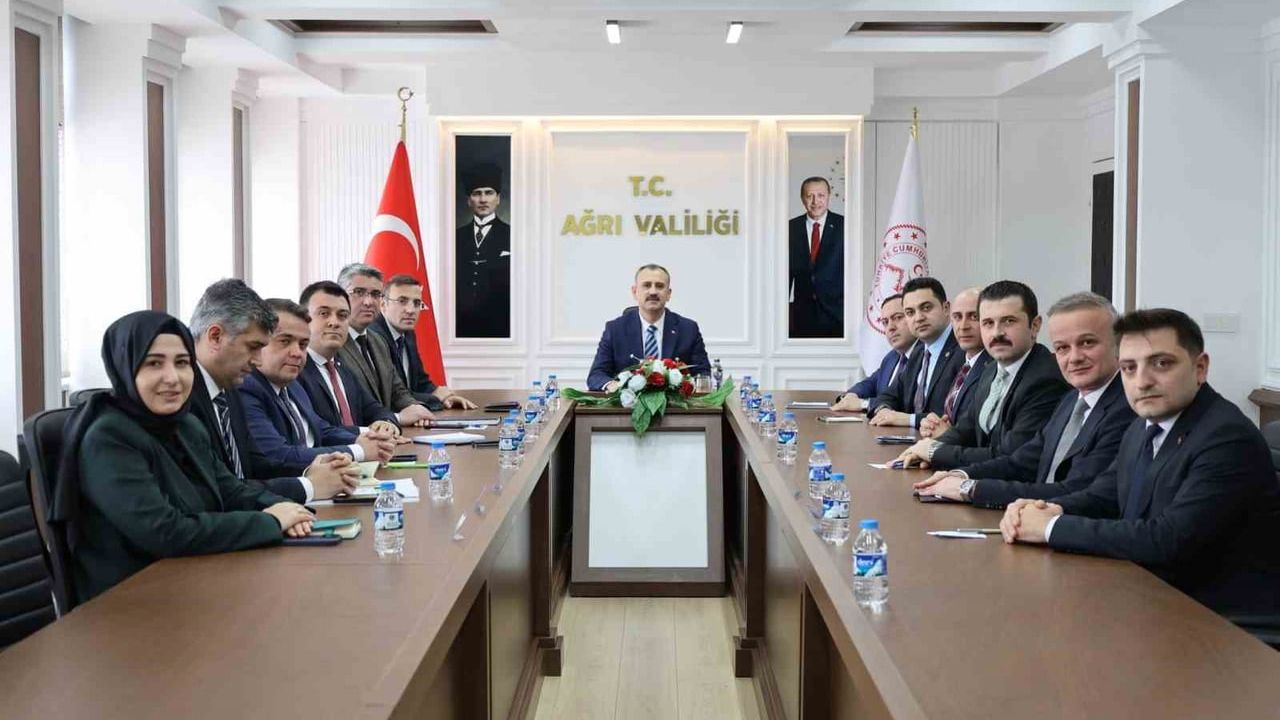 Ağrı Valisi Bozkurt Kamu Hizmetleri ve Güvenlik Çalışmalarını Değerlendirdi