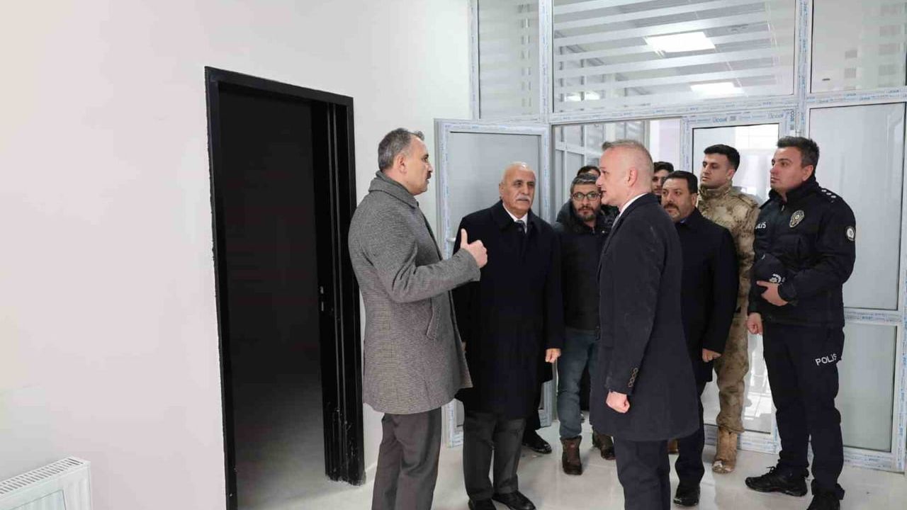 Ağrı Valisi Önder Bozkurt, Tutak ve Hamur İlçelerini Ziyaret Etti