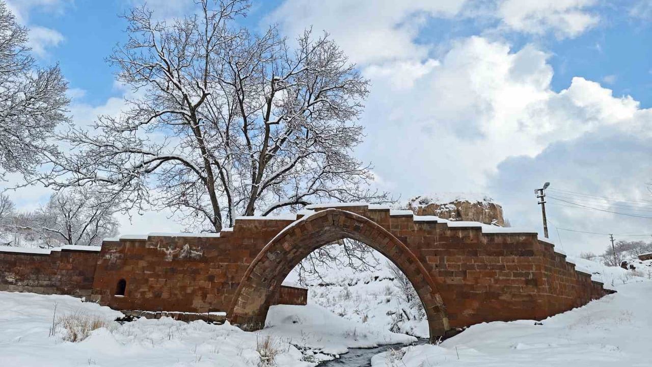 Ahlat’ta Kışın Masalsı Güzellikleri