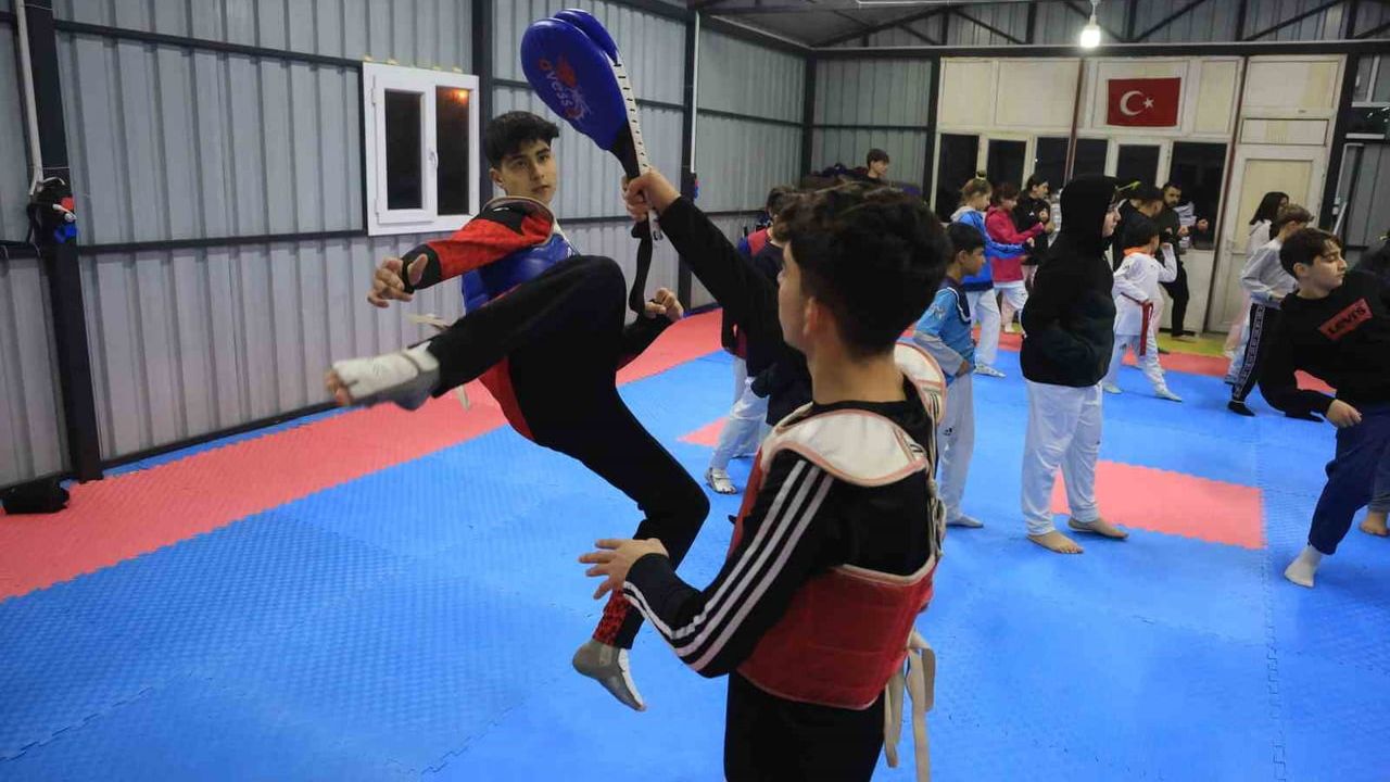 Ahmet Doğru: Millî Hayaller İçin Mücadele Eden Genç Tekvandocu