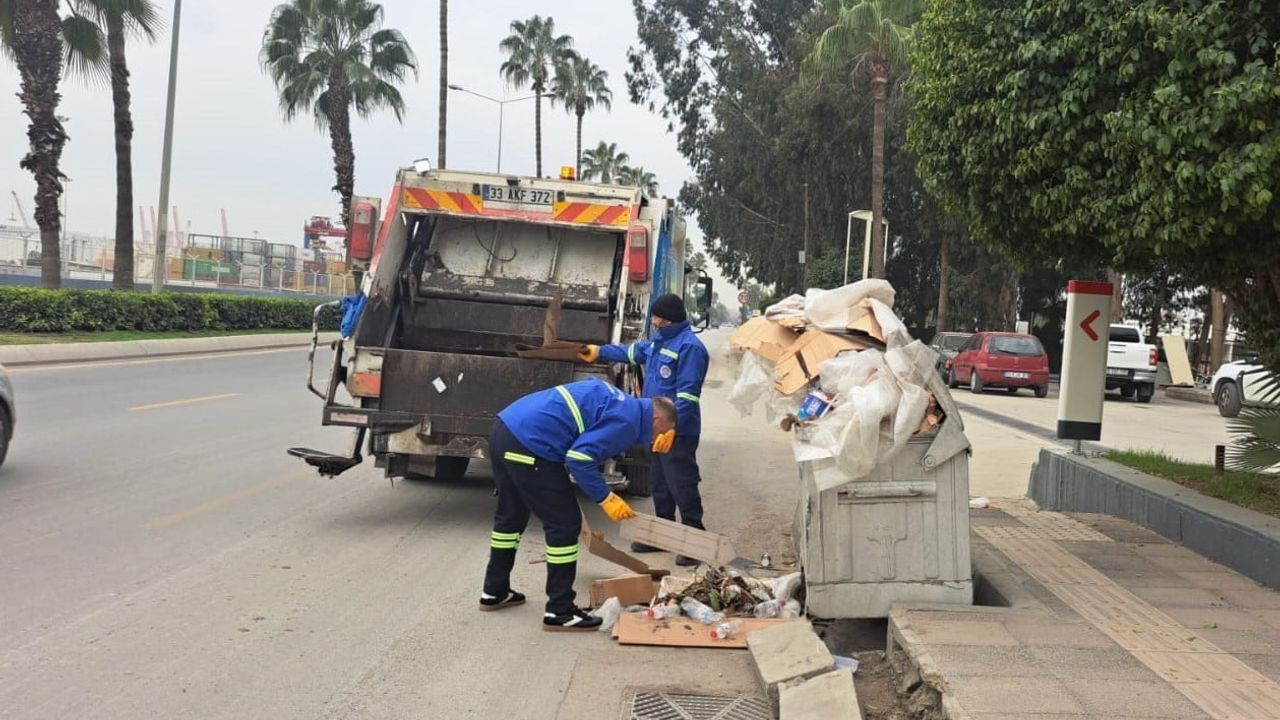 Akdeniz'de Sürekli Temizlik Çalışmaları Devam Ediyor