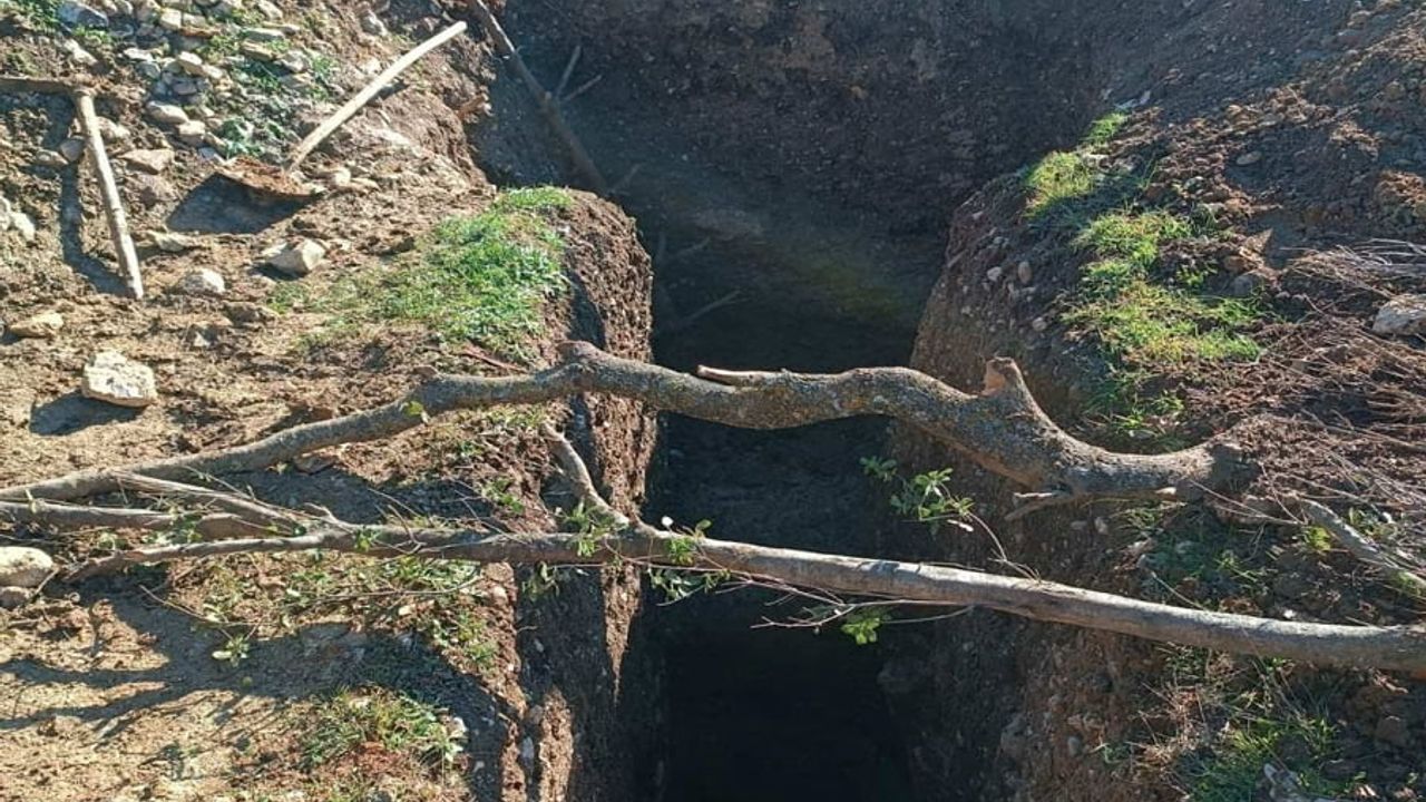 Akhisar'da Jandarma Kaçak Kazı Operasyonu Düzenledi