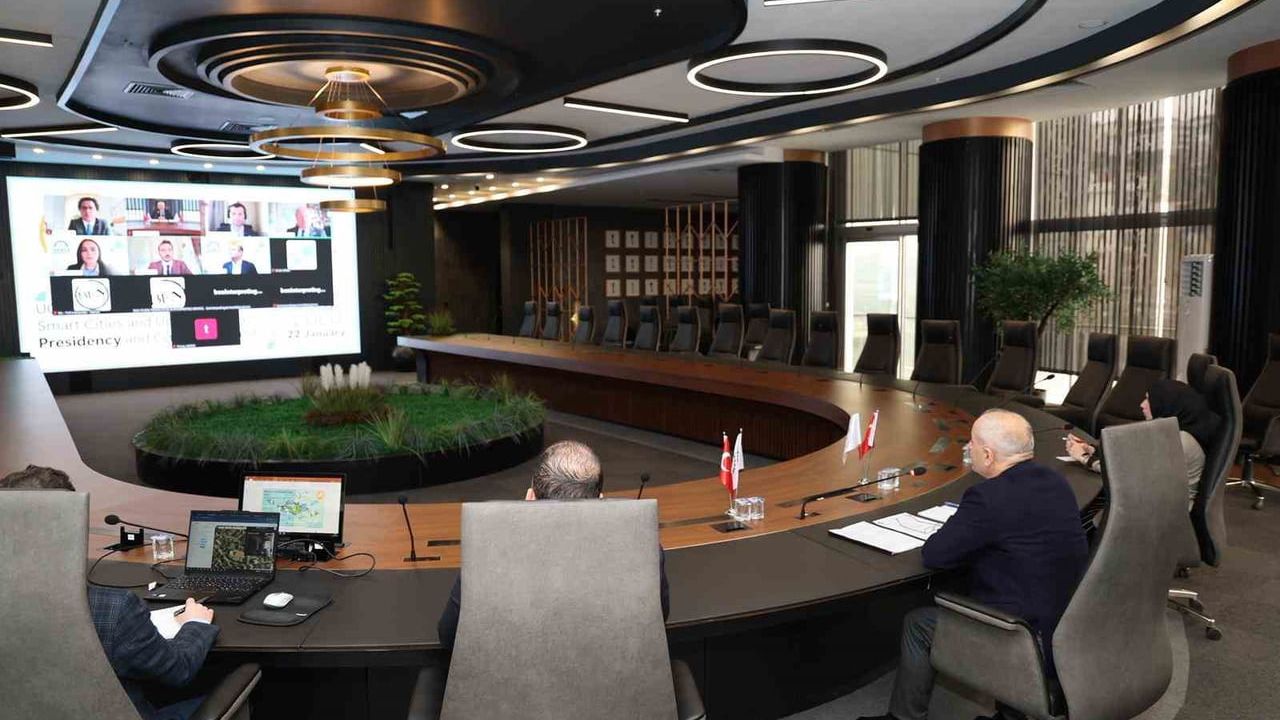 Akıllı Şehirler ve Kentsel Mobilite Konuları Gebze'de Tartışıldı