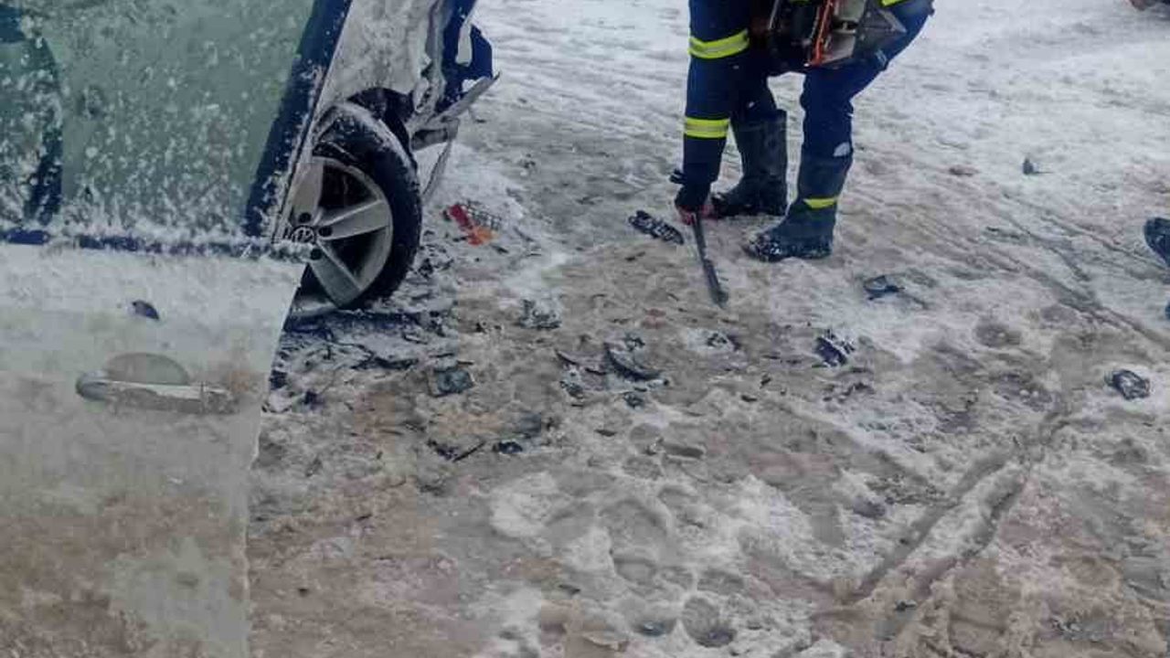 Aksaray'da Kar Yağışı Nedeniyle Trafik Kazası: 3 Yaralı