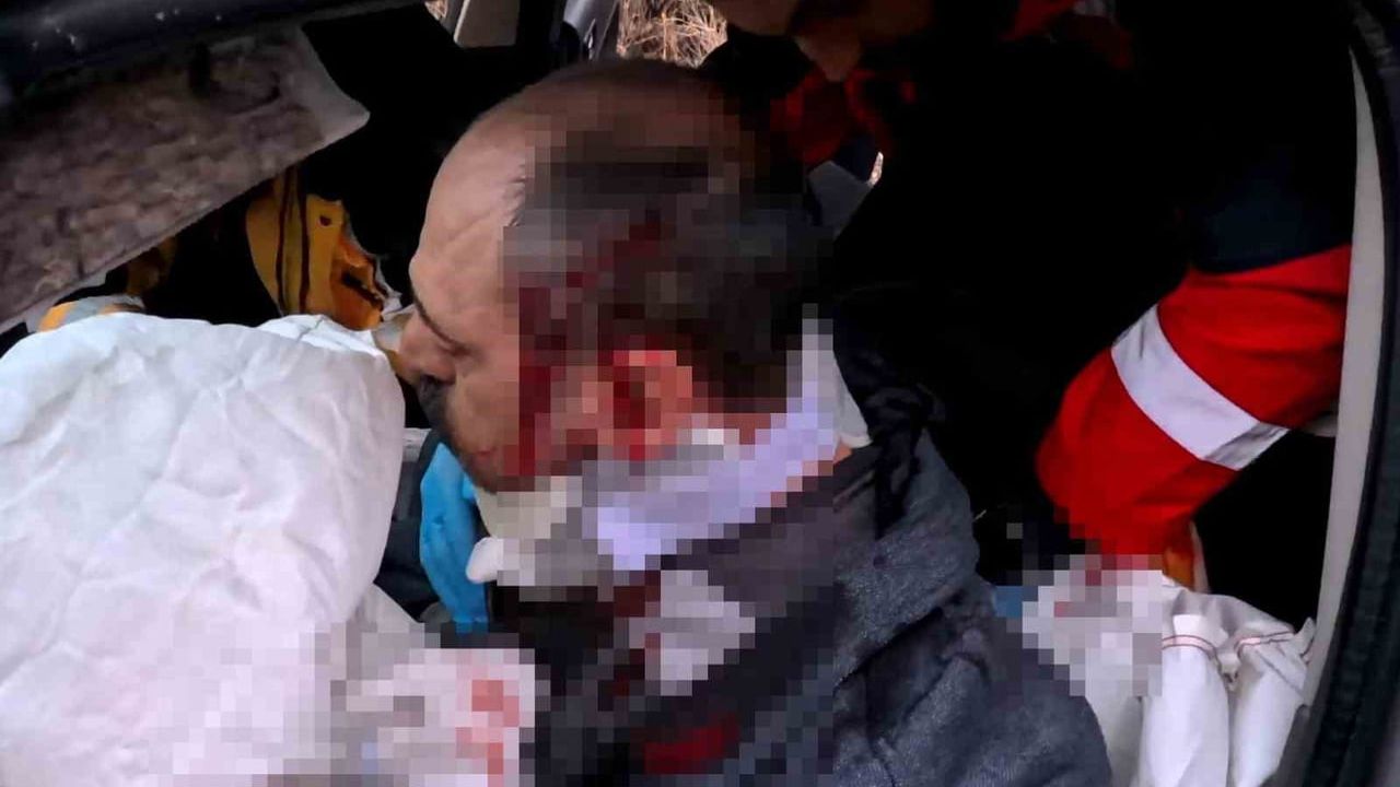 Aksaray'da Minibüs ve Otomobil Çarpışması: 6 Yaralı