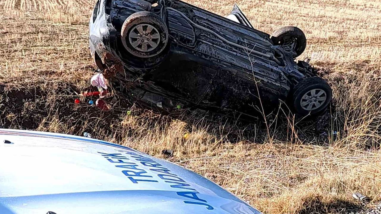 Aksaray'da Takla Atan Otomobilin Sürücüsü Yaralandı
