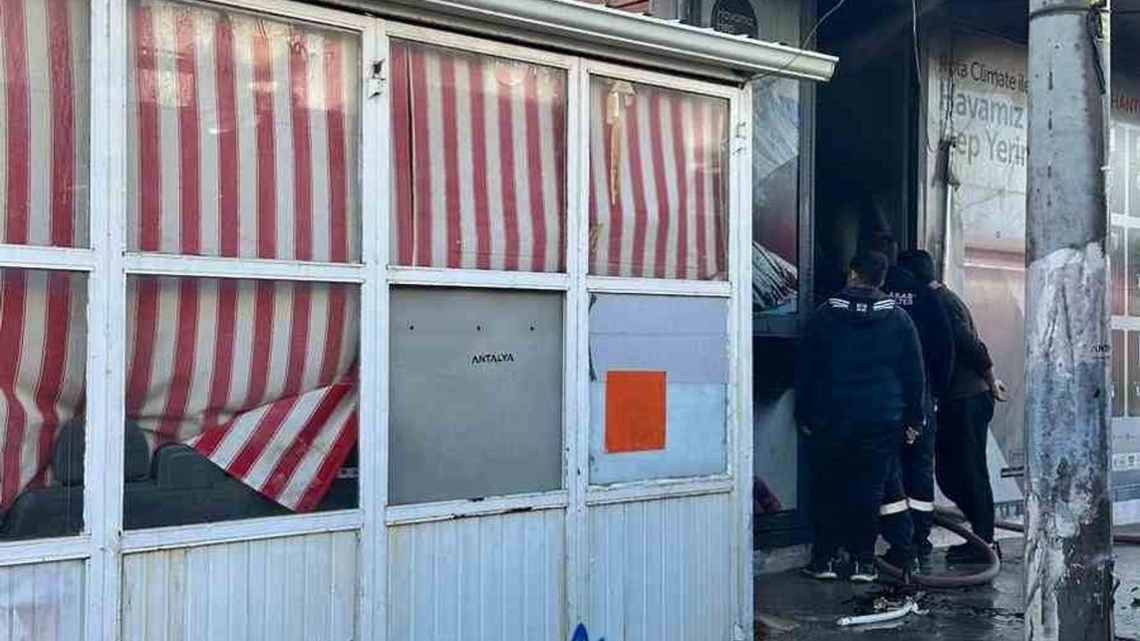 Aksu'da İş Yeri Yangını