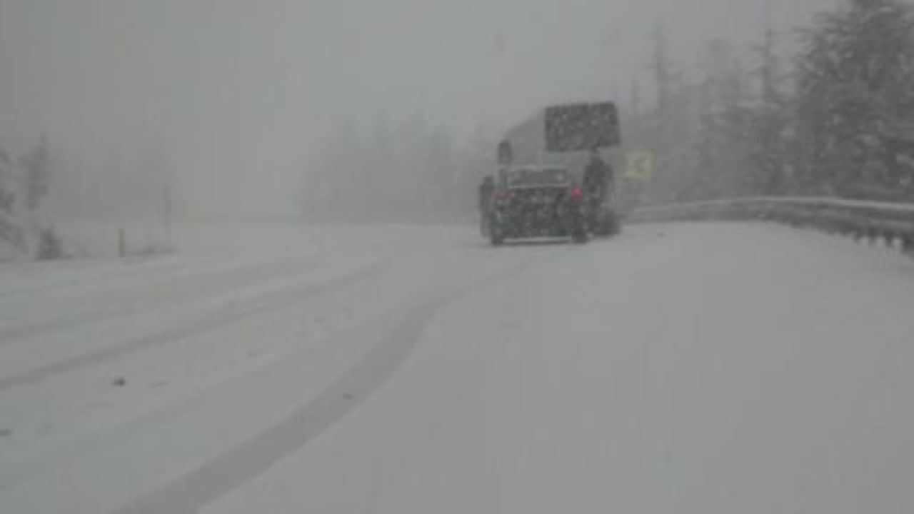 Alacabel'de Yoğun Kar Yağışı Etkili Oluyor