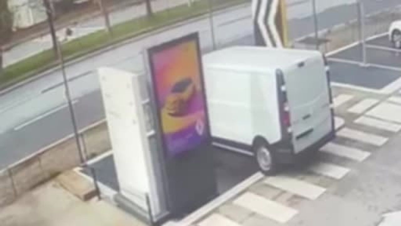 Alanya'da Motosiklet Kazası: Güvenlik Kamerası Görüntüleri Ortaya Çıktı