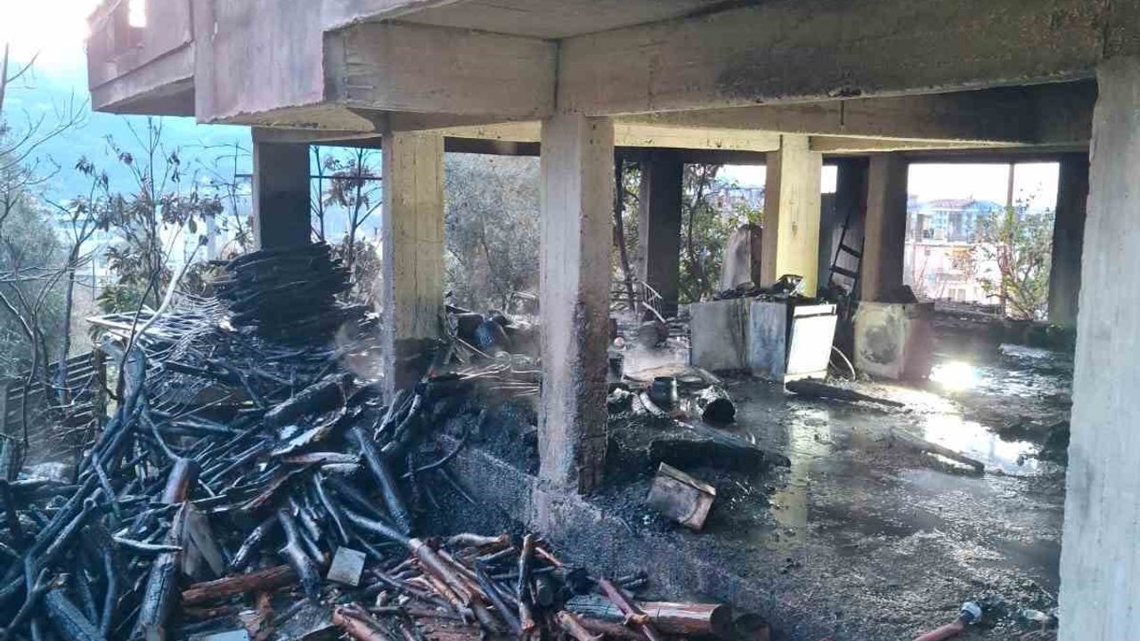 Alanya'da Müstakil Evde Yangın Çıktı