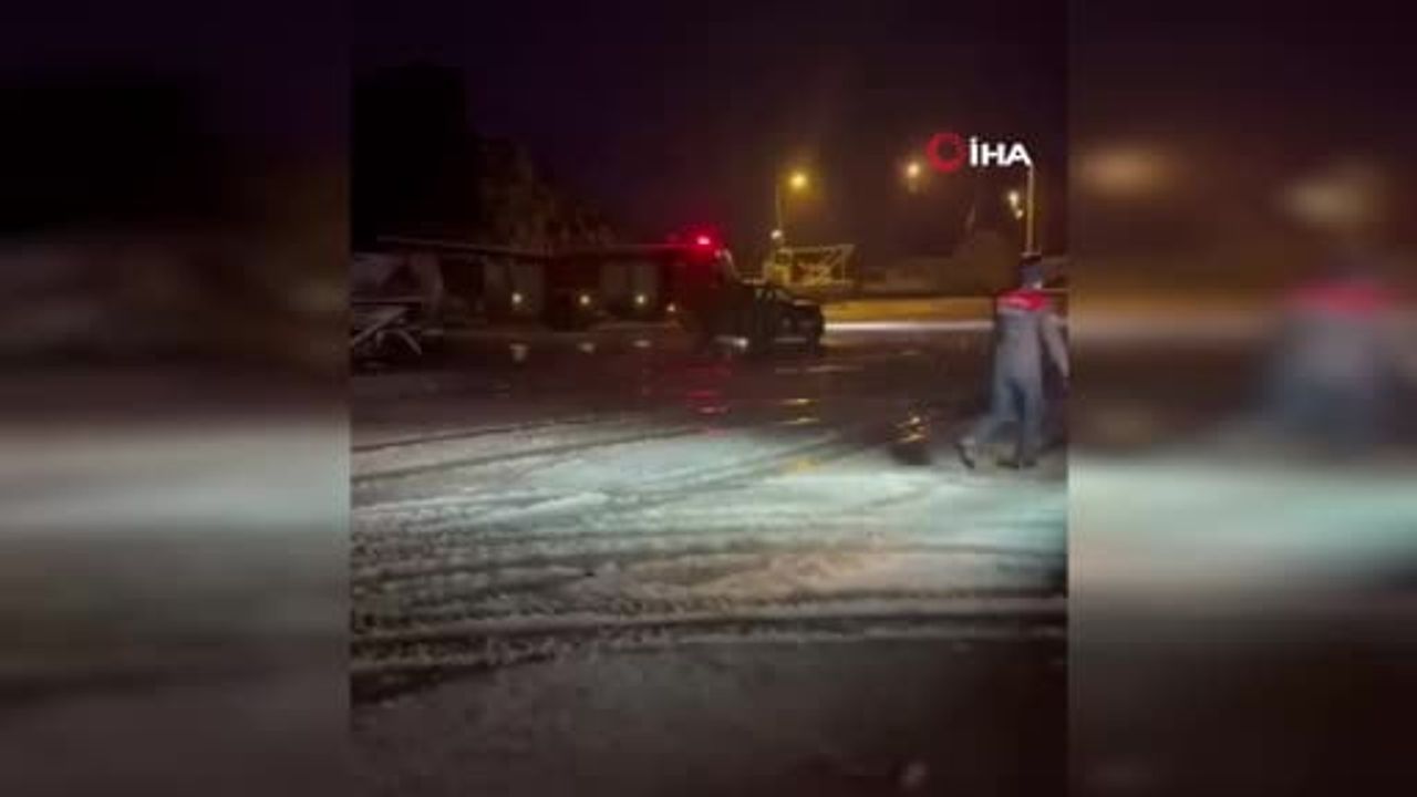 Alaplı'da Denizdeki Su İle Karla Mücadele Uygulaması