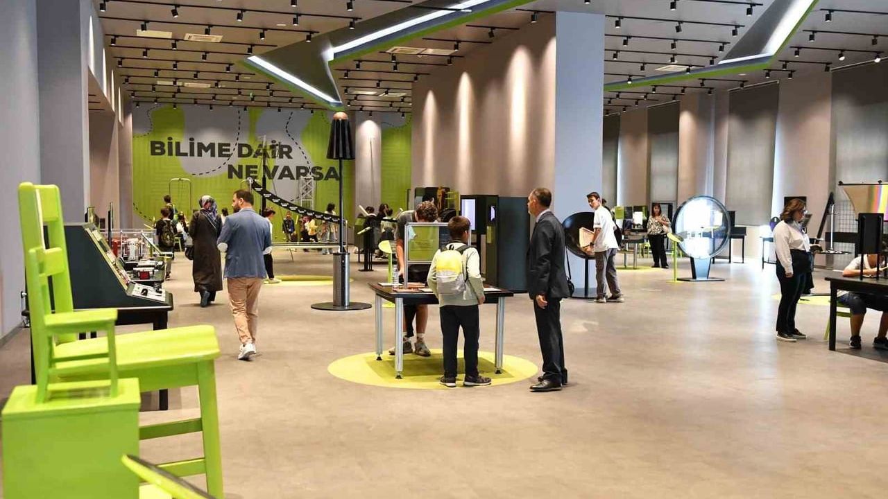 Alev Alatlı Bilim Merkezi'nde Kış Akademisi ile Sömestir Yoğunluğu