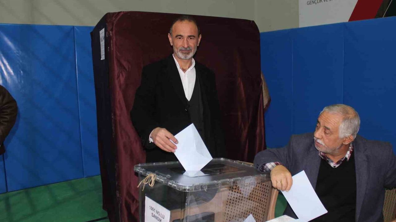 Ali Karahan Türkeli Esnaf Odası Başkanlığına Yeniden Seçildi