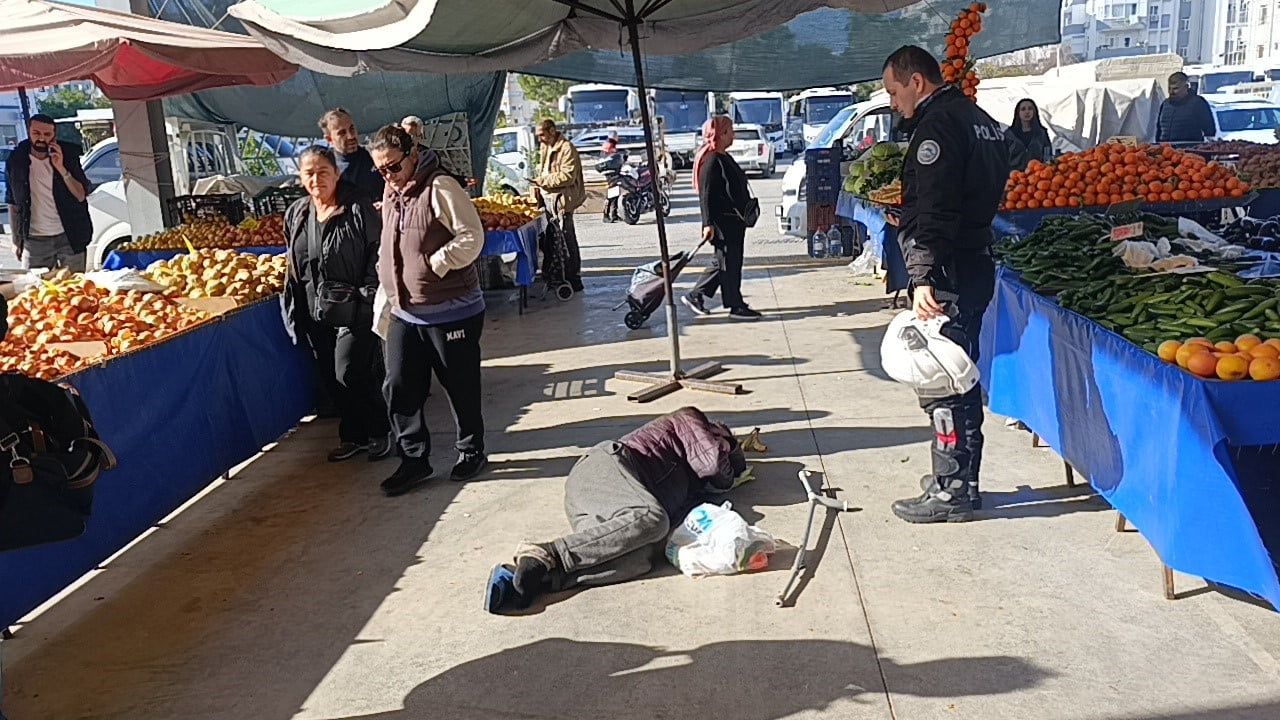 Alkolün Etkisiyle Bayılan Vatandaş, Pazaryerinde Hastaneye Kaldırıldı