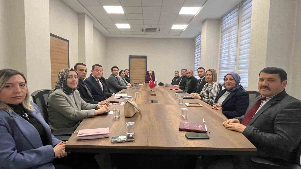 Altıntaş'ta İlçe İdare Şube Başkanları Toplantısı Gerçekleşti
