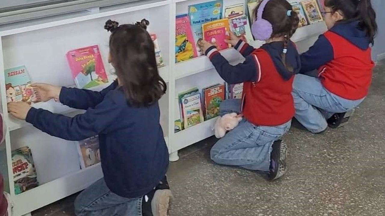 Altıntaş'ta Öğrencilerin Okuma Alışkanlığını Destekleyen Proje