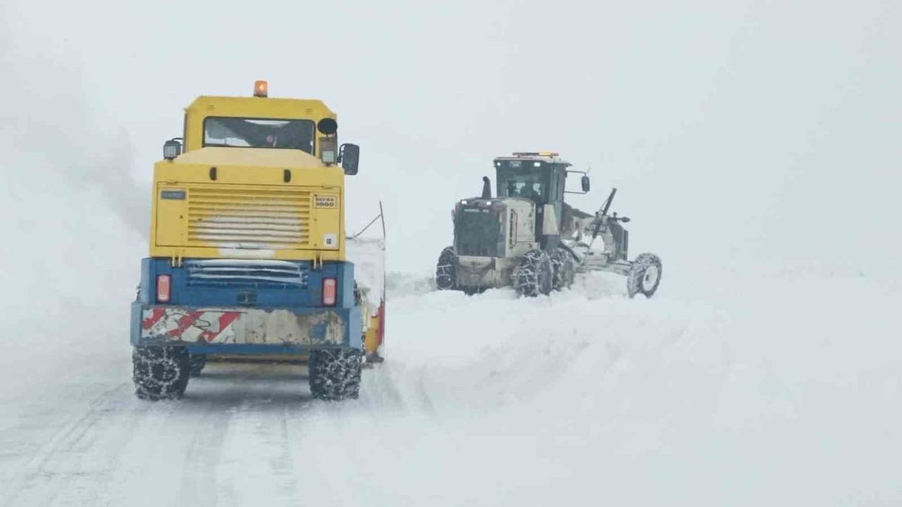 Amasya'da 62 Köy Yolu Ulaşıma Kapandı