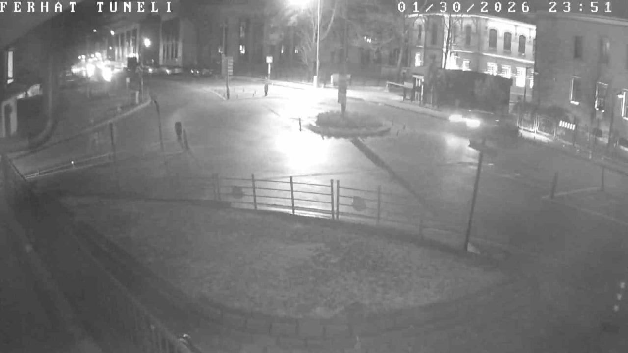 Amasya'da Otomobil Kazası: Hızlı Çıkış Sonucu Duvara Çarptı