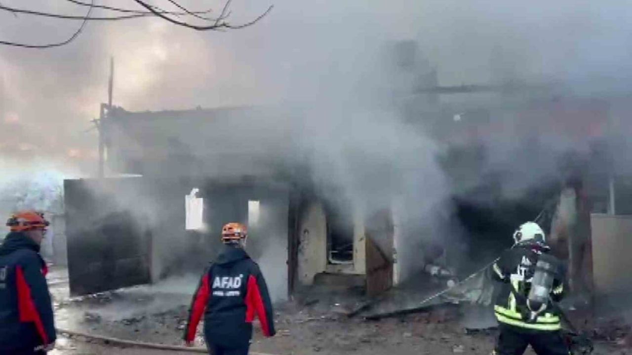 Amasya'daki Ev Yangını Kullanılamaz Hale Getirdi