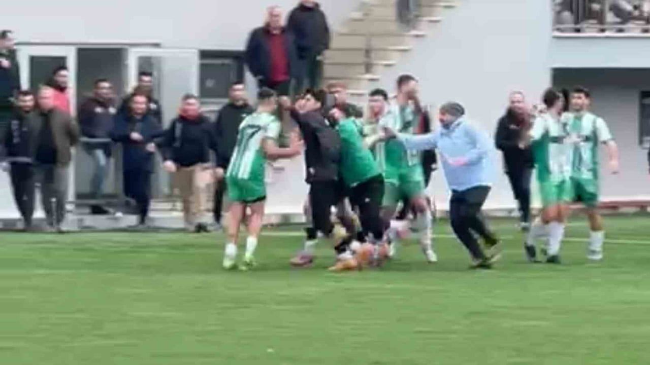 Amatör Lig Maçında Yumruklar Konuştu