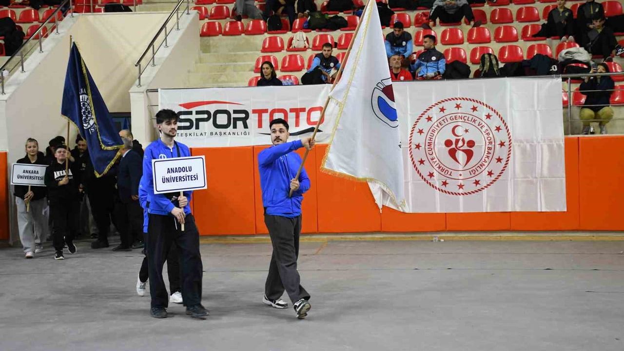 Anadolu Üniversitesi Kick Boks Şampiyonası'ndan Madalya İle Döndü