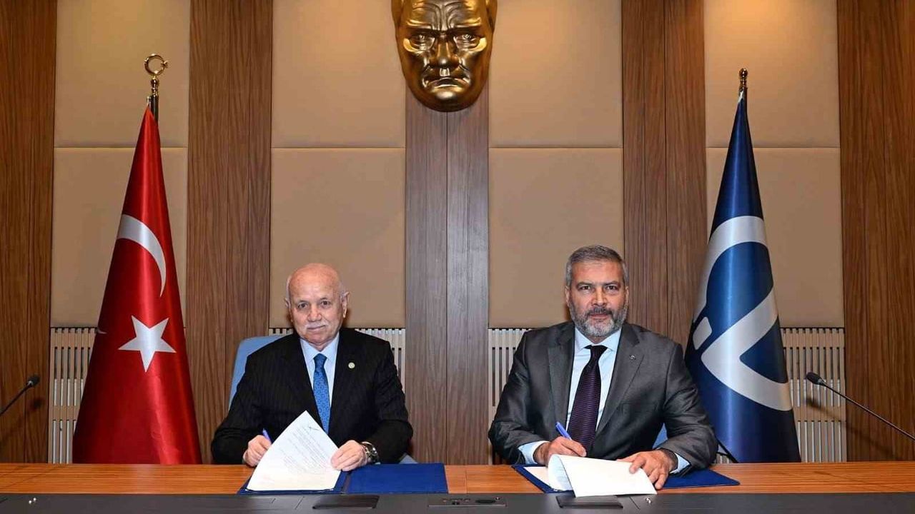 Anadolu Üniversitesi ve TÜKDES Arasında İş Birliği Protokolü İmzalandı