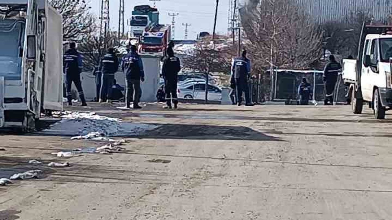 Ankara'da Geri Dönüşüm Fabrikasında Yangın Kontrol Altında