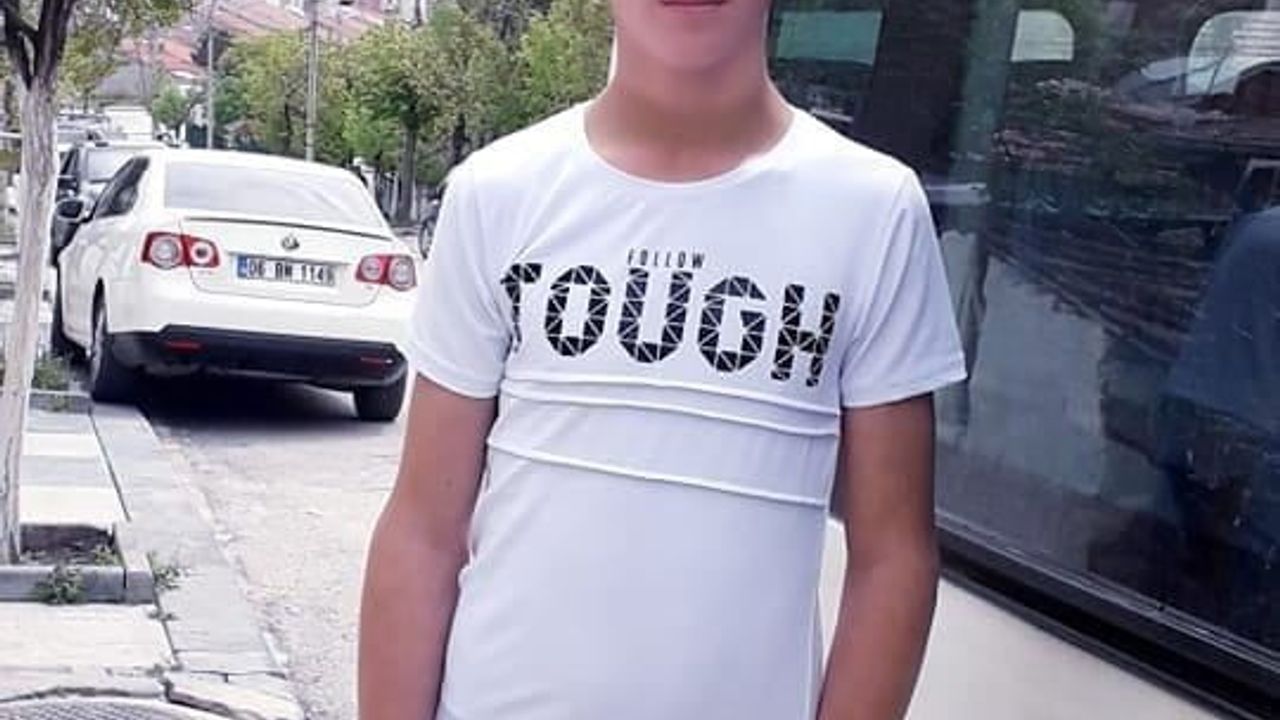 Ankara'da Motosiklet-Minibüs Kazası: İki Ağır Yaralı