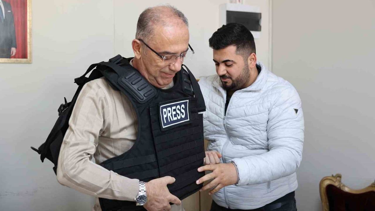 Antakya Belediye Başkanı Yapar, Gazetecilere Teşekkür Etti