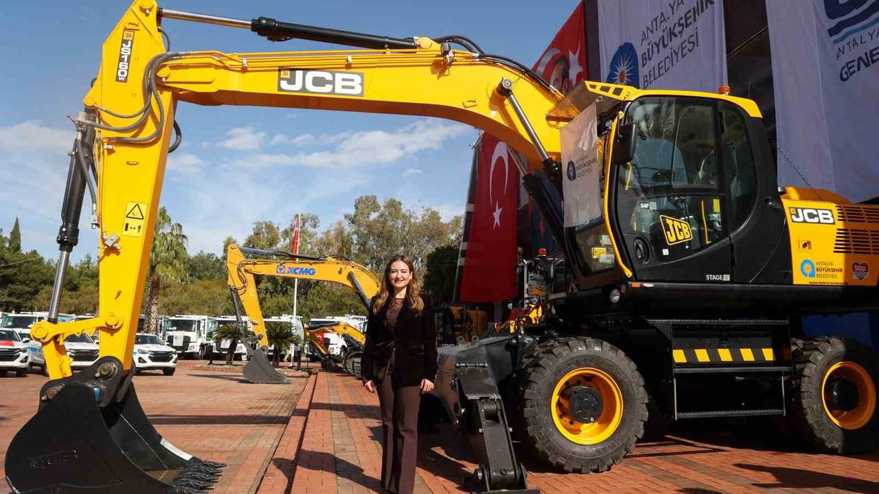 Antalya Büyükşehir Belediyesi Araç Filosunu Güçlendirdi